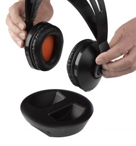 hp1030-wireless_tv_headphone-with-charging-station-1